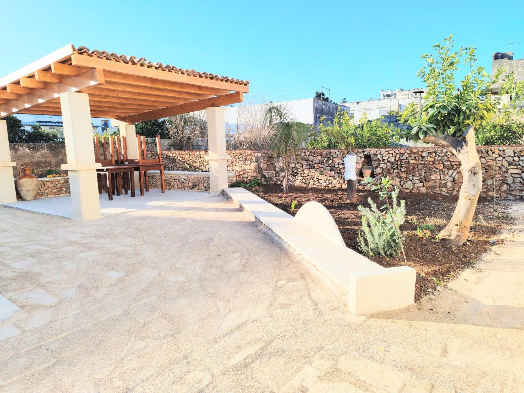 The Art Of Leo Bed and Breakfast Lucugnano Εξωτερικό φωτογραφία
